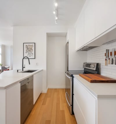 2495 Dundas St W #305, Toronto, ON