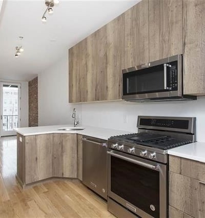 327 Adams St, Hoboken, NJ