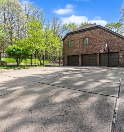 609 Lincoln Road, Bradford Woods, PA