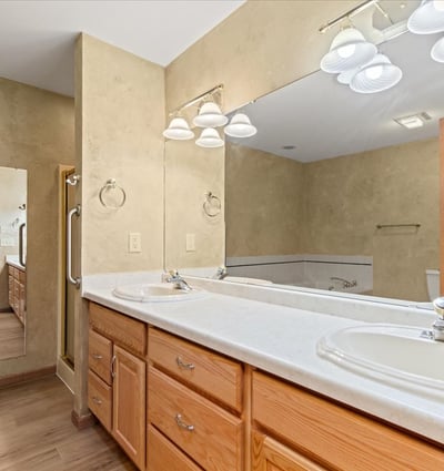 1222 Hidden Fields Dr, West Bend, WI