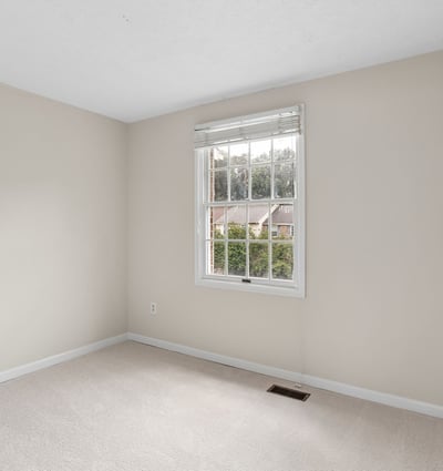 6033 Hydrangea Dr, Alexandria, VA