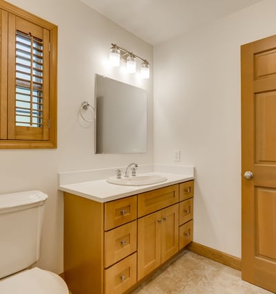 9025 NW Ash St., Portland, OR
