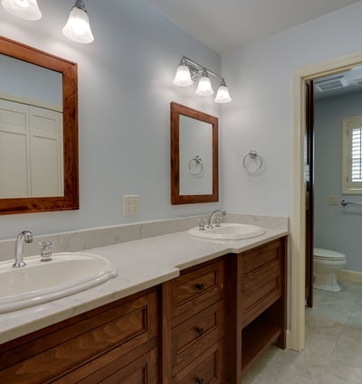 9025 NW Ash St., Portland, OR