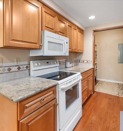 174 Oswego Summit, Lake Oswego, OR