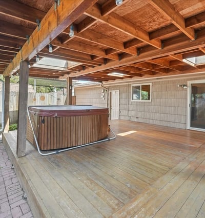 14650 NE Russell Court, Portland, OR