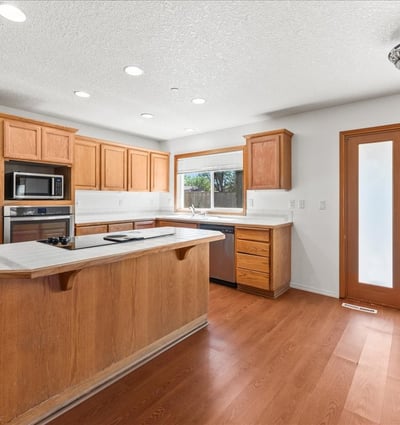 12402 Cominger Dr, Oregon City, OR