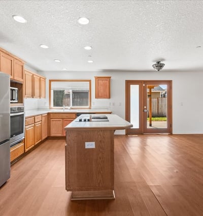 12402 Cominger Dr, Oregon City, OR