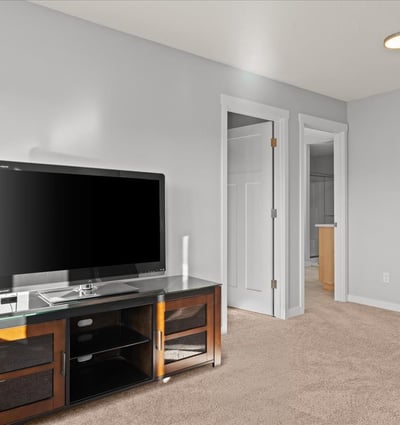 13920 S Lucia Lane, Mulino, OR