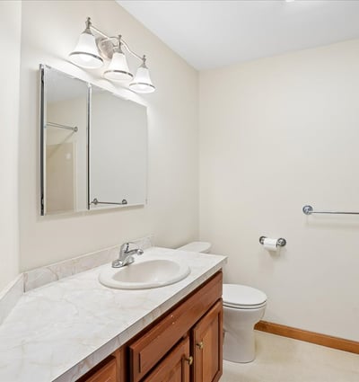2nd Floor Full Bathroom