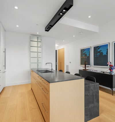 1 strathgowan avenue, Suite 710, Toronto, ON