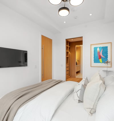 1 strathgowan avenue, Suite 710, Toronto, ON