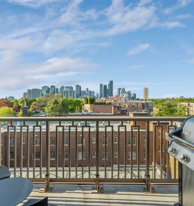 1 strathgowan avenue, Suite 710, Toronto, ON