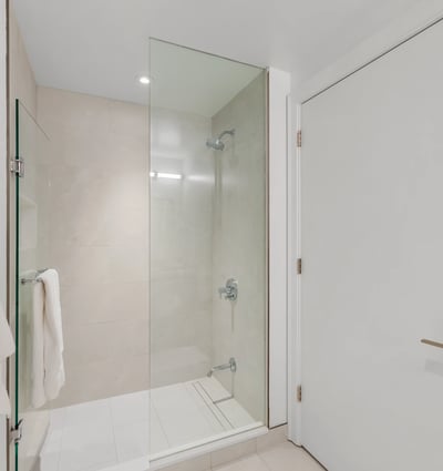 1 strathgowan avenue, Suite 710, Toronto, ON