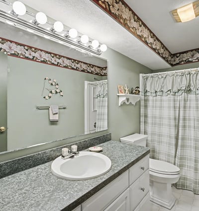 7151 Steeplechase Way, 41, Lansing, MI