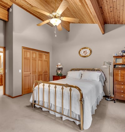 17325 Nicklaus Court, Weed, CA
