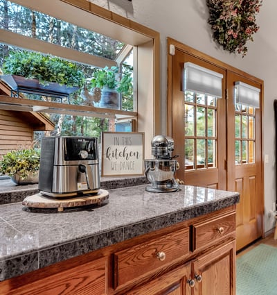 17325 Nicklaus Court, Weed, CA