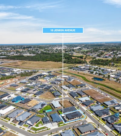 Spacious lot in a growing community, close to amenities and scenic coastal views. Perfect for development!