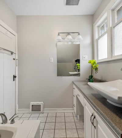 54 Wellington St, Lindsay, ON