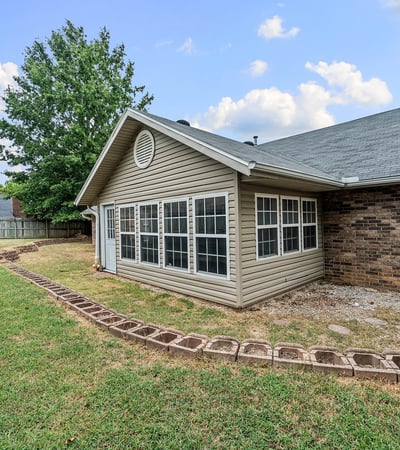 1600 S 26th Pl, Rogers, AR