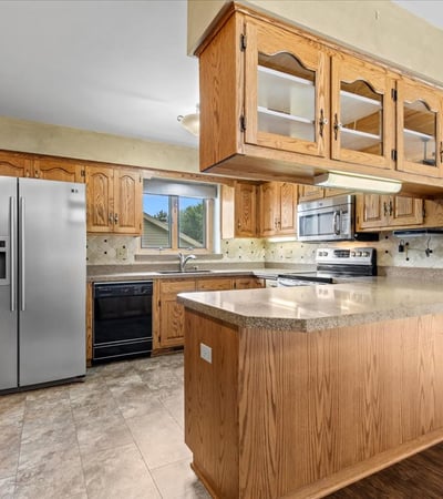 1222 Hidden Fields Dr, West Bend, WI