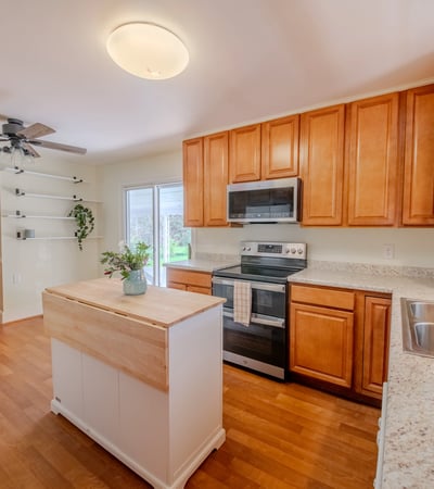 2667 White Chapel Road, Lively, VA