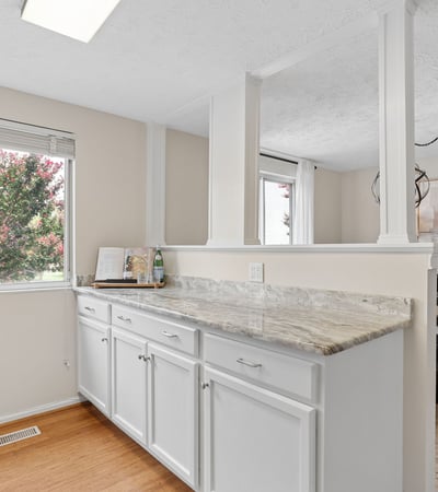 6033 Hydrangea Dr, Alexandria, VA
