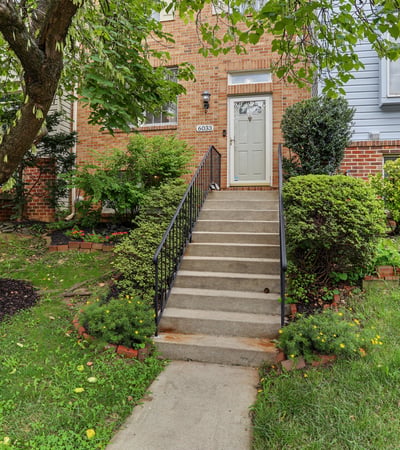 6033 Hydrangea Dr, Alexandria, VA