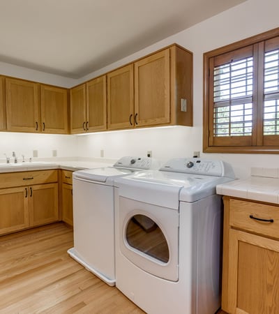 9025 NW Ash St., Portland, OR