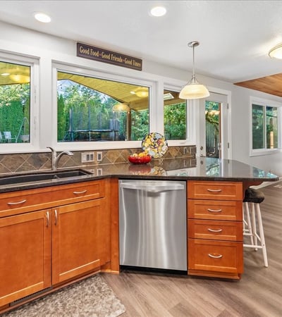 6990 SW Heath Pl, Beaverton, OR