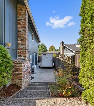 6990 SW Heath Pl, Beaverton, OR
