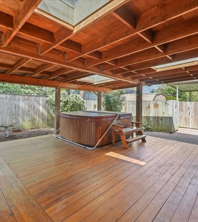 14650 NE Russell Court, Portland, OR