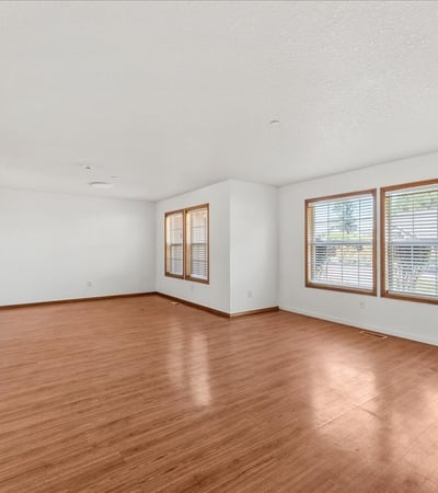 12402 Cominger Dr, Oregon City, OR
