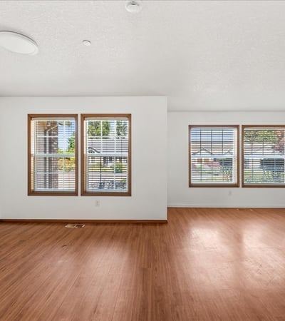 12402 Cominger Dr, Oregon City, OR