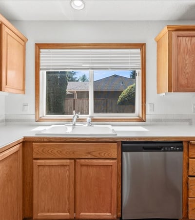 12402 Cominger Dr, Oregon City, OR
