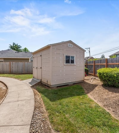 12402 Cominger Dr, Oregon City, OR