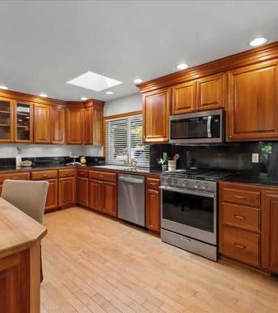 9150 SW Salmon St, Portland, OR