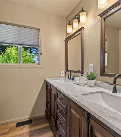 10100 SE Walnut Drive, Happy Valley, OR