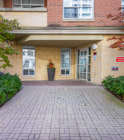 2511 Bloor St W #305, Toronto, ON