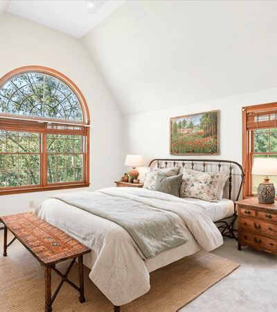 Primary Bedroom w/ walk-in closet and Master Bathroom with soaking tub!