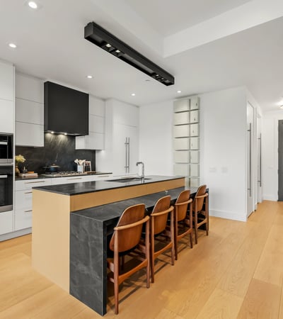 1 strathgowan avenue, Suite 710, Toronto, ON
