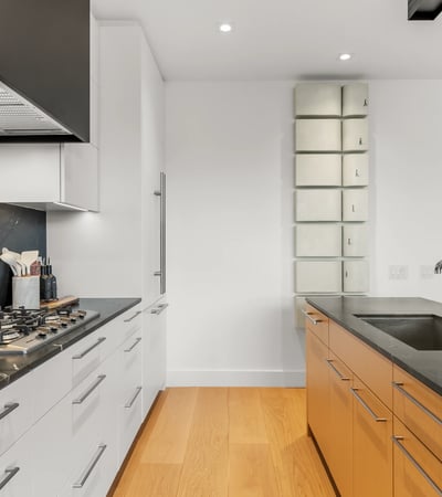 1 strathgowan avenue, Suite 710, Toronto, ON