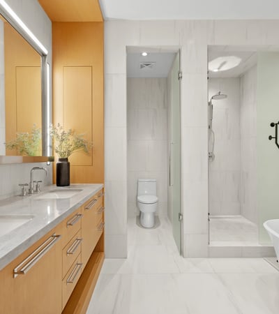 1 strathgowan avenue, Suite 710, Toronto, ON