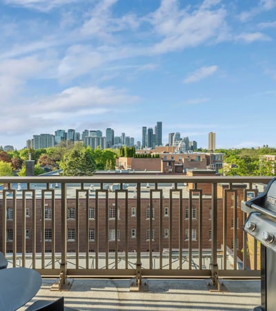 1 strathgowan avenue, Suite 710, Toronto, ON