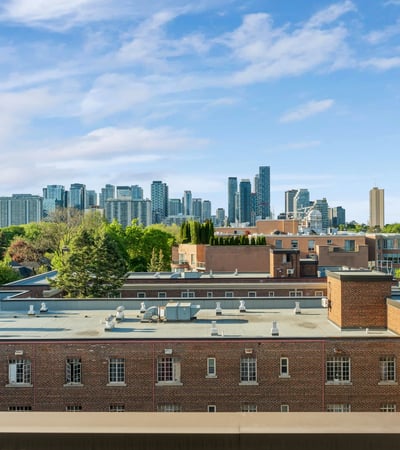 1 strathgowan avenue, Suite 710, Toronto, ON