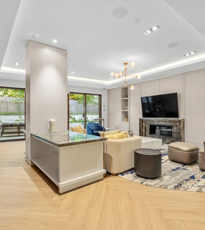 1 strathgowan avenue, Suite 710, Toronto, ON