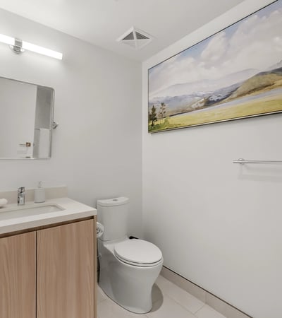 1 strathgowan avenue, Suite 710, Toronto, ON