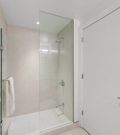 1 strathgowan avenue, Suite 710, Toronto, ON