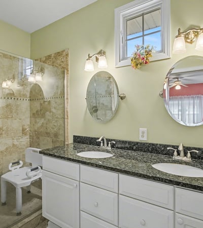 7151 Steeplechase Way, 41, Lansing, MI