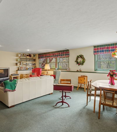 7151 Steeplechase Way, 41, Lansing, MI
