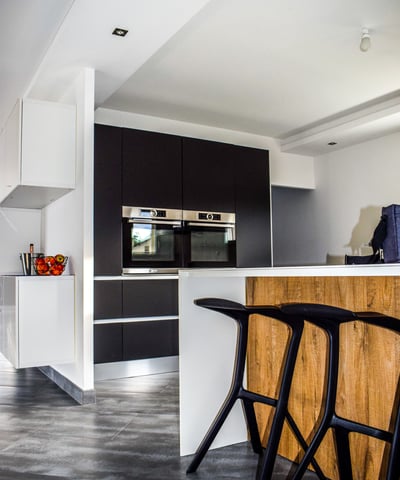 Modern Black and White Kitchen